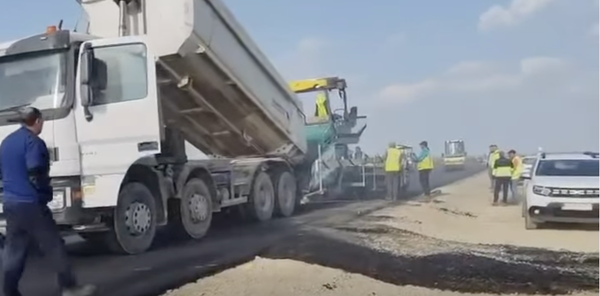 Lucrările la Autostrada Bucureștiului încep să avanseze cu rapiditate, semnalând o schimbare importantă în infrastructura rutieră a capitalei și a zonei periurbane