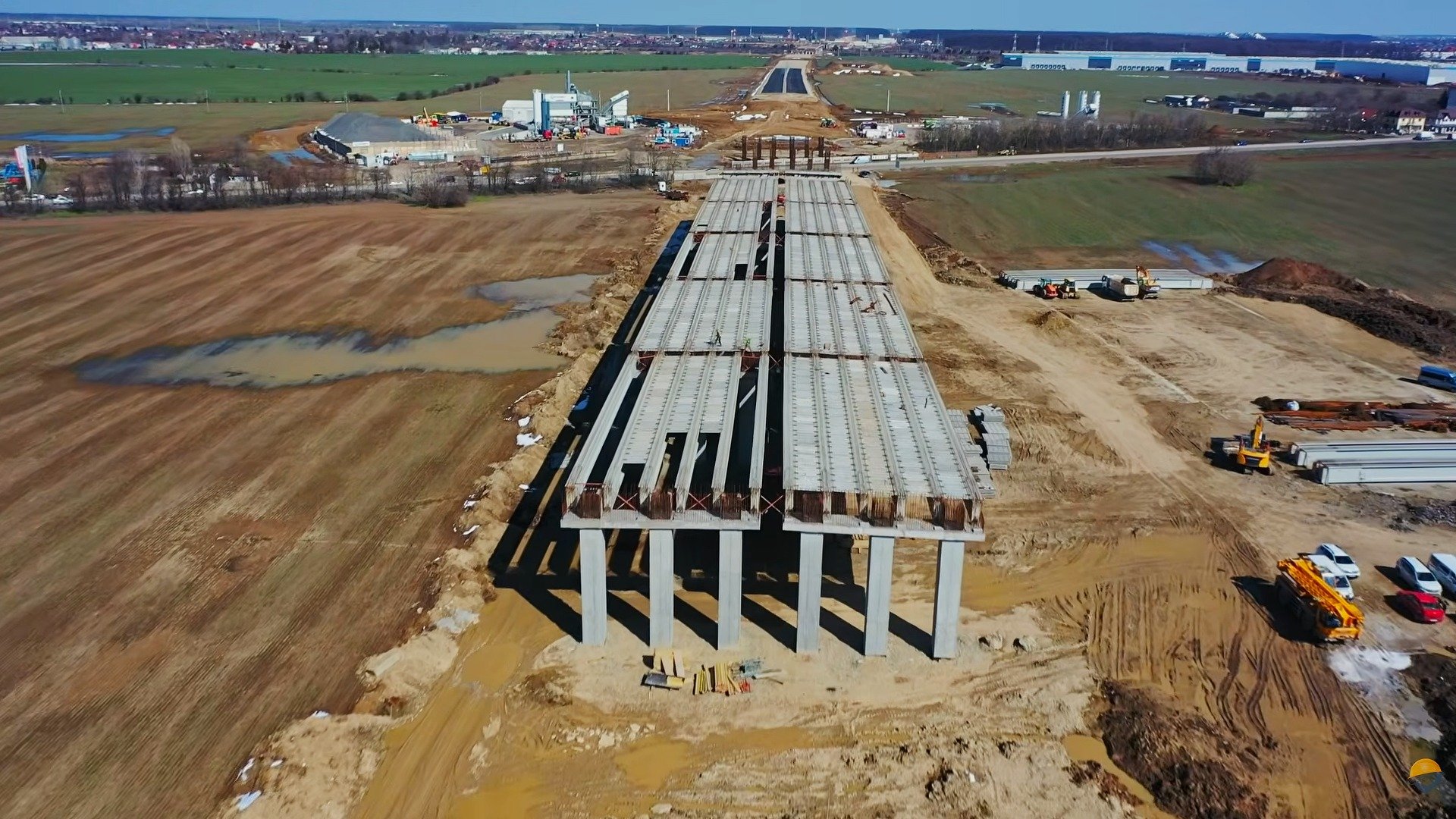 Constructorii autostrăzii A0 Nord vor fi nevoiți să își reconfigureze planurile pentru tronsonul de 17,5 kilometri ce leagă A1 de DN1, după ce promisiunile inițiale privind finalizarea în luna mai s-au dovedit a fi nerealiste