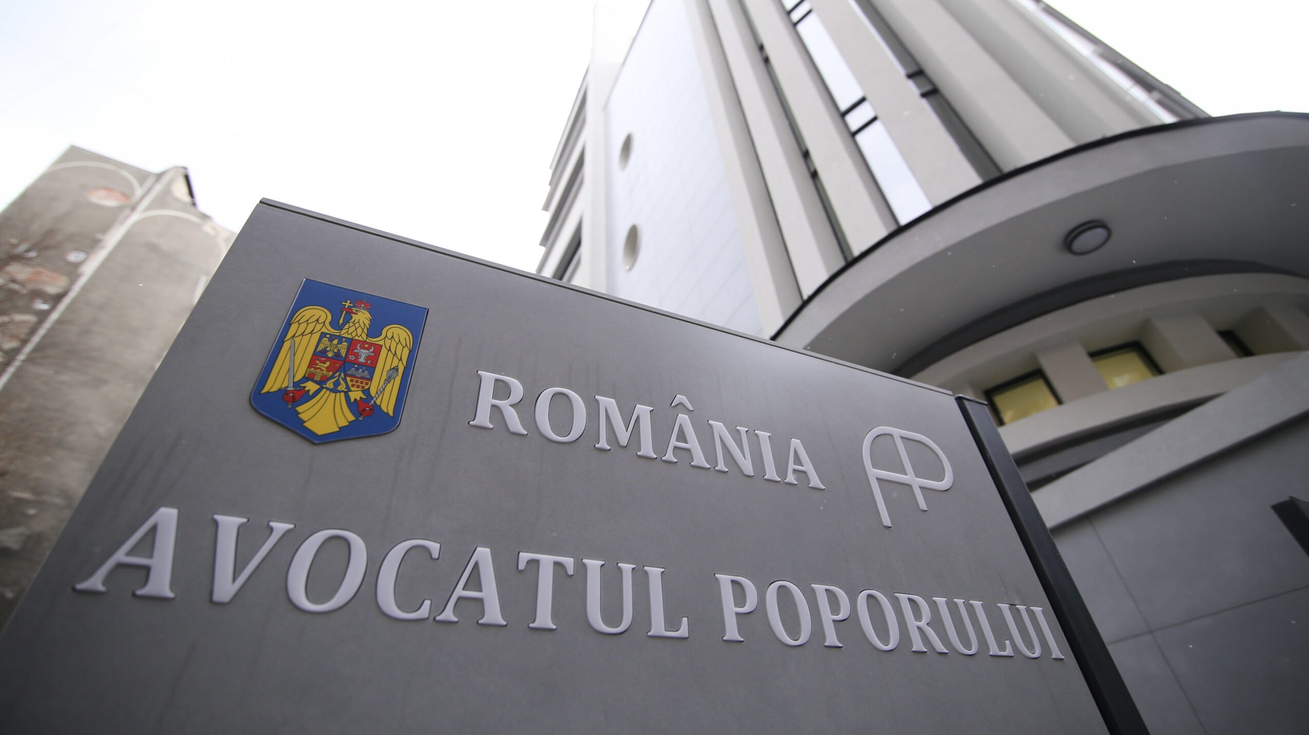 Olandodență controversată — Avocatul Poporului cere CCR să o dea peste cap Un val de nemulțumiri a pus pe jar scena politică și cea administrativă din România, odată cu apariția Ordonanței nr