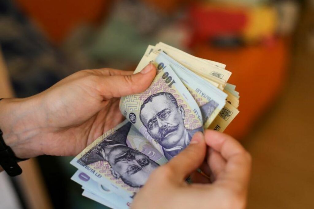 Războiul din Orientul Mijlociu amenință să declanșeze un nou val de scumpiri în România, afectând prețurile la alimente și servicii, iar impactul acestor evenimente s-ar putea resimți chiar și în următoarele luni