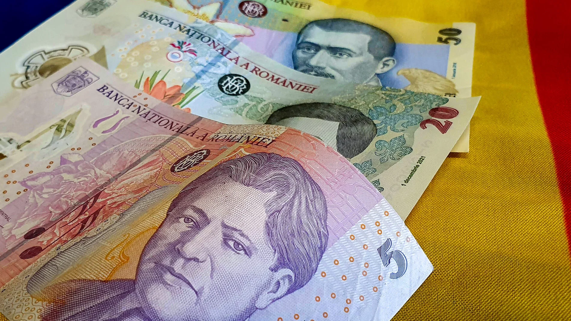 Taxele pentru refacerea actelor pierdute sunt o realitate pentru mulți români care fie își uită documentele acasă, fie sunt victime ale furtului, dar procedurile administrative nu mai sunt la fel de simple și accesibile ca înainte