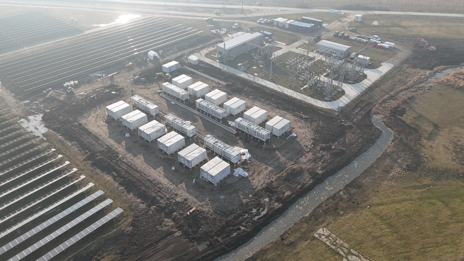 Investiție de 21 milioane euro în energia verde: Eurowind Energy începe instalarea sistemului de stocare la Teiuș Un proiect ambițios dedicat transformării energetice a României prinde contur în inima Transilvaniei