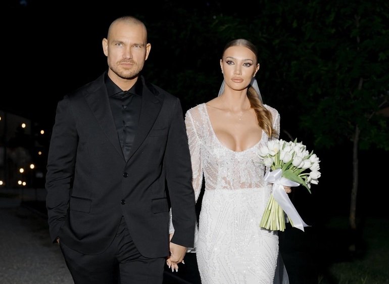 Un cuplu pasionat de antreprenoriat și pasionat de domeniul imobiliar a intrat, recent, pe piața de profil din România, sub un brand ce își propune să ofere soluții moderne și personalizate pentru clienți