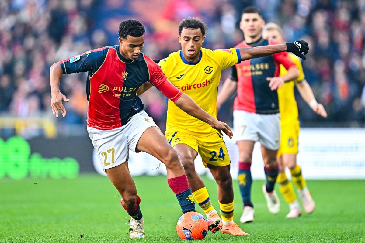 Verona și Genoa se luptă pentru salvare, cu Kieron Bowie în centrul atenției Într-un meci decisiv pentru salvarea în Serie A, Hellas Verona a primit vizita formației Genoa într-un joc care a atras atenția suporterilor din ambele tabere
