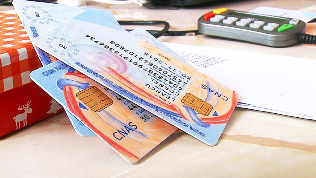 Cardul național de asigurări de sănătate rămâne un document esențial pentru orice persoană care beneficiază de serviciile sistemului public de sănătate, însă, de multe ori, percepția generală este că, în absența lui, accesul la tratamente și consultații nu mai este posibil