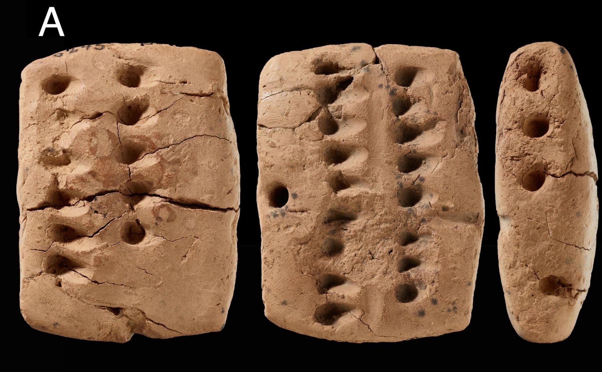 O descoperire care schimbă percepția asupra originilor scrisului: cea mai veche formă de comunicare simbolică, cu aproximativ 40.000 de ani în urmă Arheologii au făcut o descoperire senzațională care ar putea revoluționa înțelesul despre începuturile comunicării umane