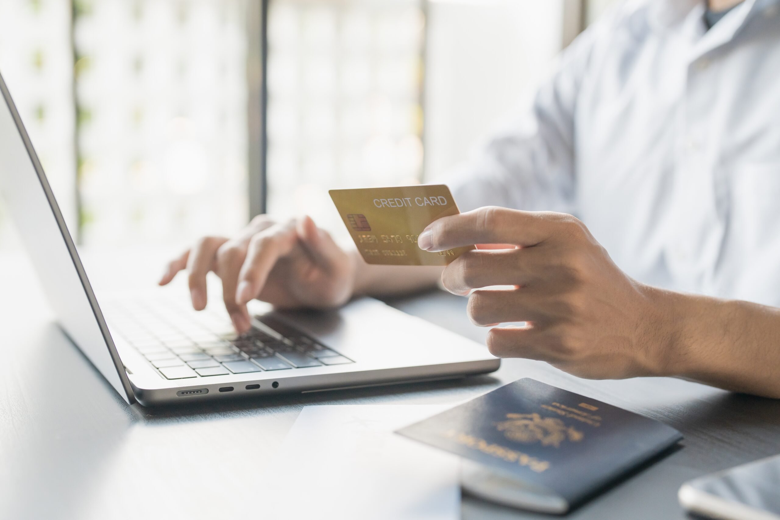 Cele mai avantajoase bilete de avion pot fi cumpărate de obicei în timpul nopții, o revelație notabilă pentru călătorii care doresc să economisească