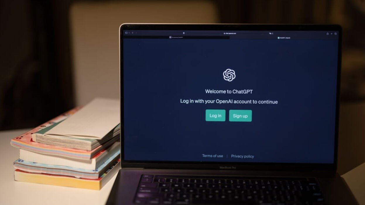 Statul New York se pregătește să introducă o măsură radicală pentru controlul utilizării inteligenței artificiale: posibilitatea de a interzice utilizarea chatboților AI care oferă sfaturi medicale sau juridice