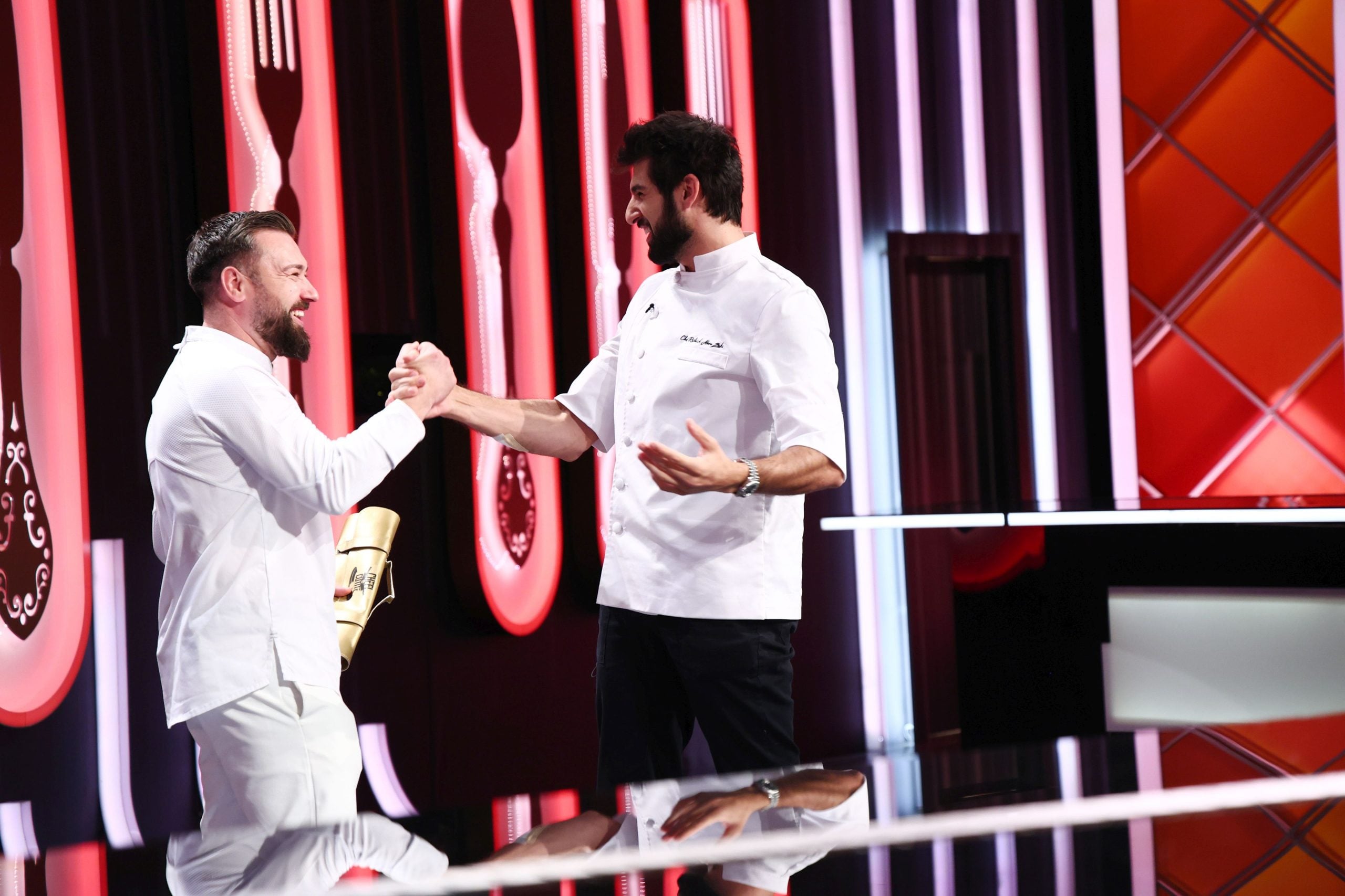 Alexandru Dodoaia, desemnat primul câștigător cuțit de aur al sezonului 17 al emisiunii culinare Sezonul 17 al emisiunii culinare a adus în prim-plan un moment deosebit: acordarea primului cuțit de aur al sezonului, distincție oferită de Chef Richard Abou Zaki