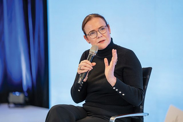 Cât din prețul carburantului merg efectiv în buzunarul statului și ce se ascunde în spatele cifrelor aparent simple Prețul plătit de consumatori pentru un litru de carburant ascunde adesea un labirint de taxe, accize și cifre de pe piețele internaționale