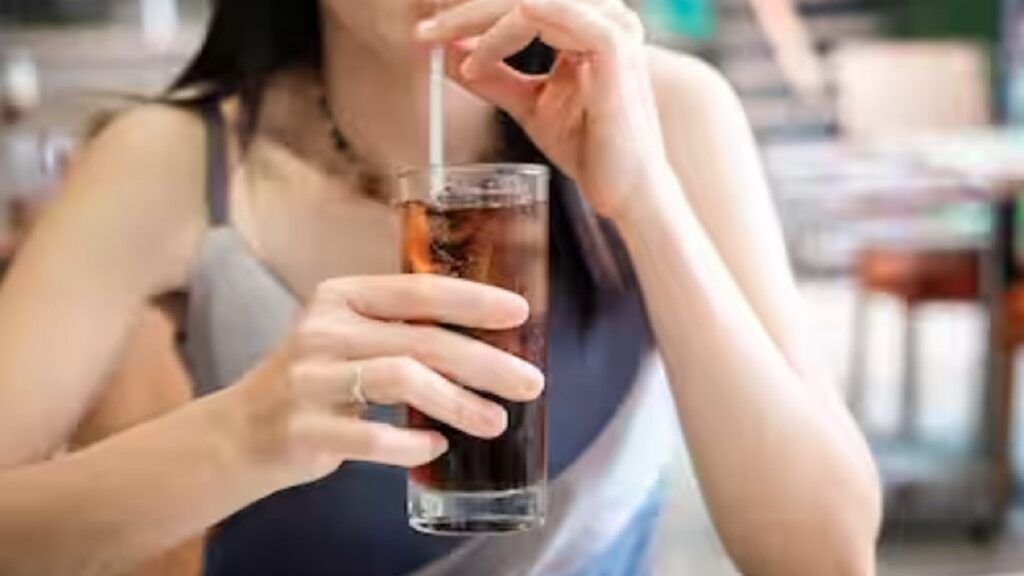 Consumul frecvent de băuturi îndulcite cu zahăr, un obicei aparent inofensiv pentru mulți, poate avea consecințe grave asupra sănătății, arată un studiu internațional recent