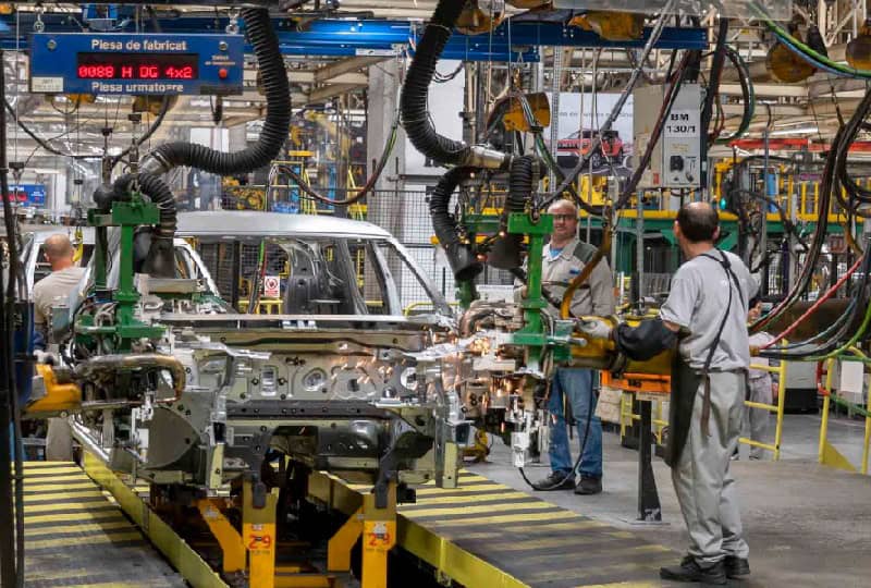 Producția auto din România a scăzut cu 6% în primele două luni ale lui 2026; Ford a fabricat mai multe mașini decât Dacia în februarie