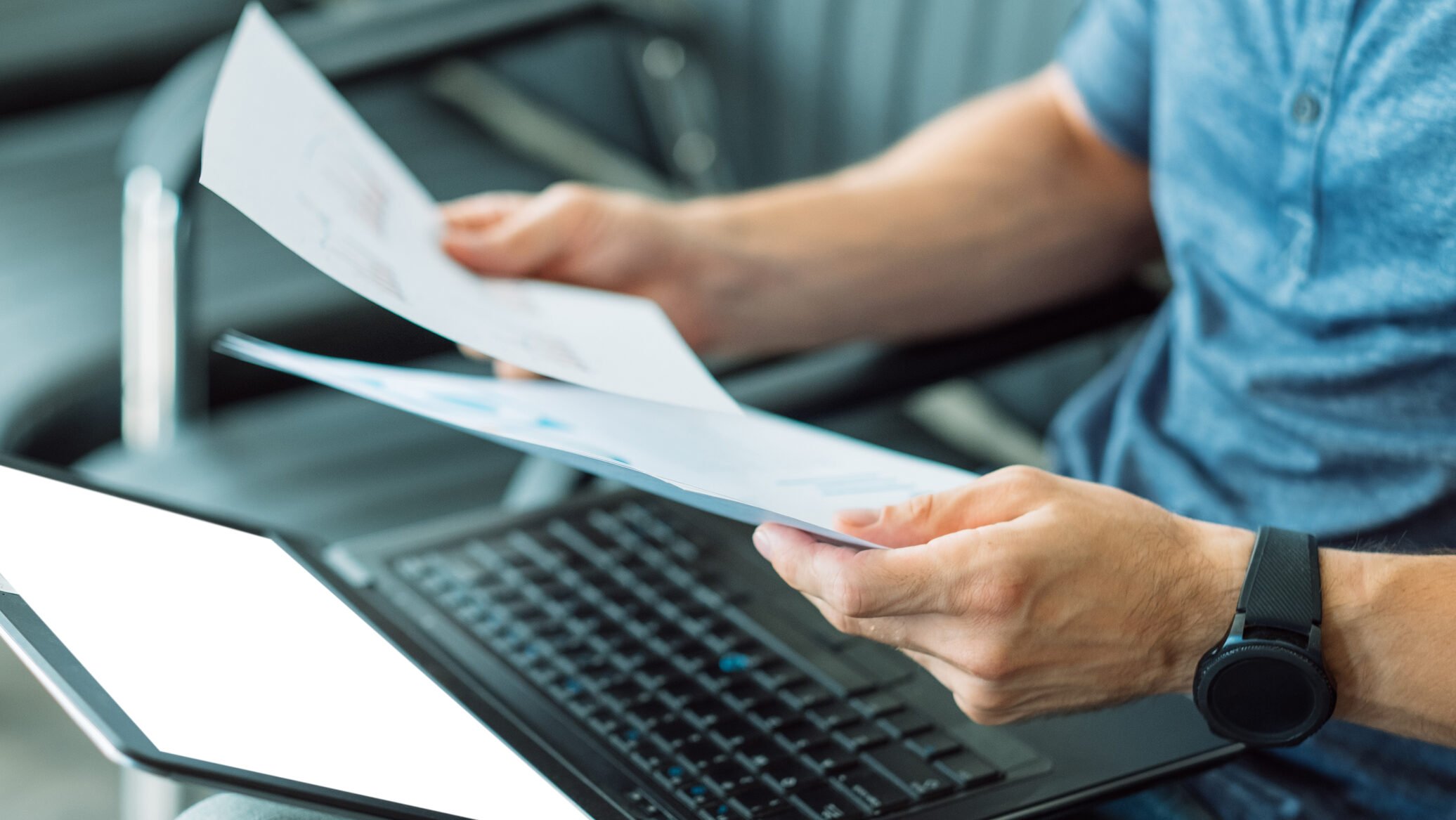 Românii se confruntă tot mai frecvent cu firme de recuperare a creanțelor, care îi contactează în urma cesionării datoriilor de către bănci și instituții financiare