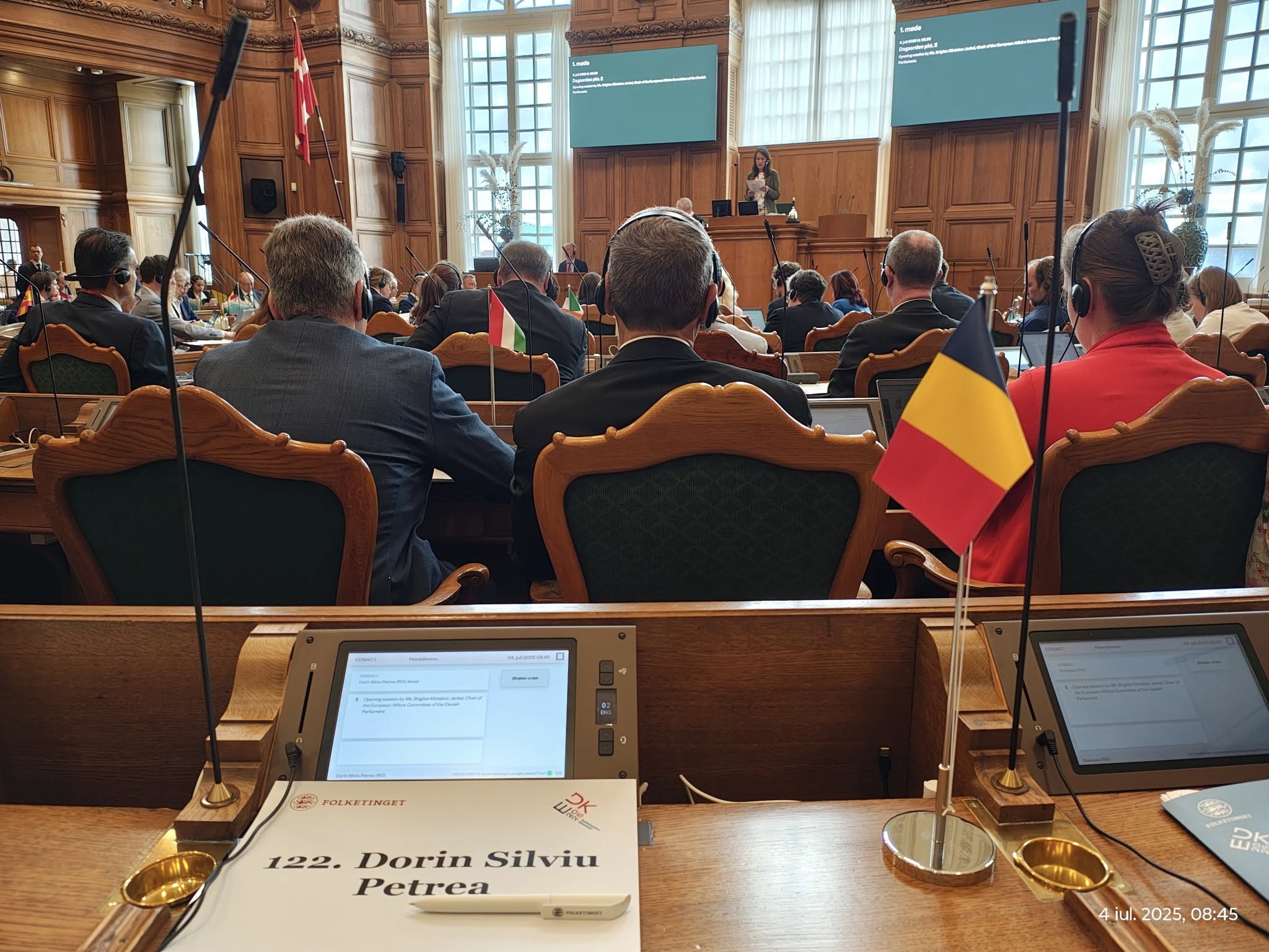 Parlamentul poate avea din această lună un nou partid suveranist: Pace – Întâi România