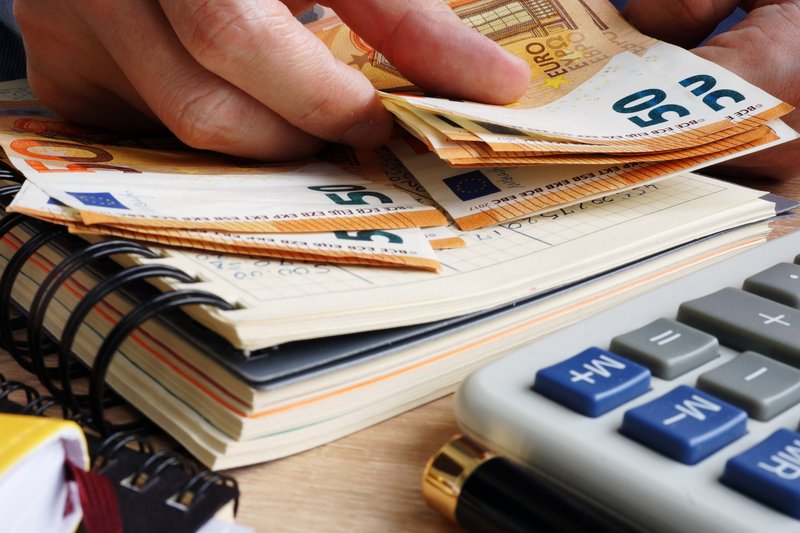 Antreprenori români reclamă impact negativ al noii legislații: pierderi de fonduri europene din 2026