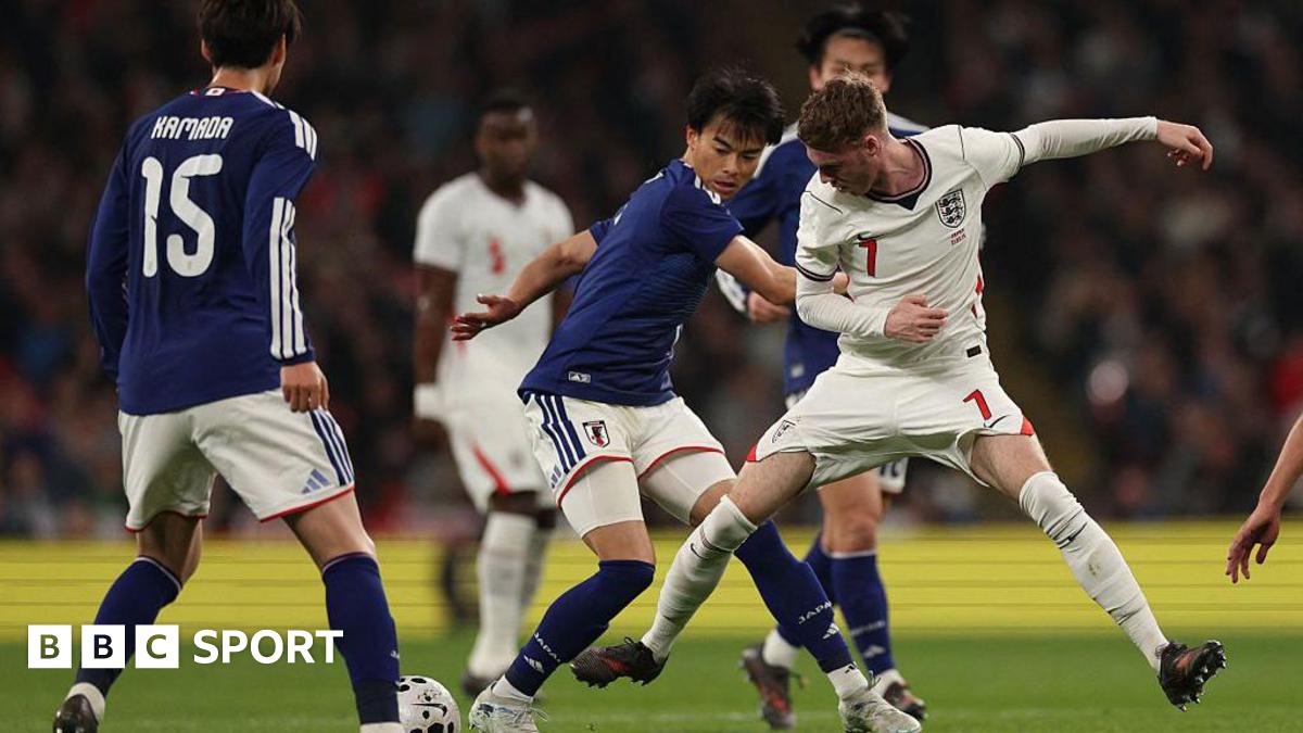 Anglia suferă o înfrângere surprinzătoare în ultimul meci de pe teren propriu înainte de Campionatul Mondial, fiind învinsă de Japonia la Wembley Naționala Angliei a încheiat meciurile de pregătire dinainte de startul Campionatului Mondial cu o înfrângere dureroasă, fiind învinsă de Japonia cu scorul de 1-0 în amicalul susținut pe stadionul Wembley