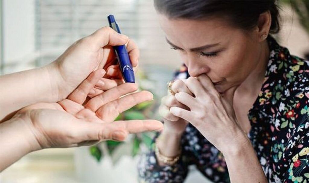 Medicii avertizează diabeticii: nu mai consumați acest suc