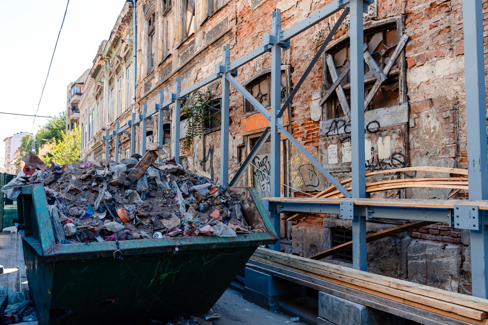 Primăria Capitalei anunță finalizarea cu succes a lucrărilor de consolidare și siguranță a Hanului Solacolu, un edificiu cu o importantă poveste istorică, situat în inima Bucureștiului