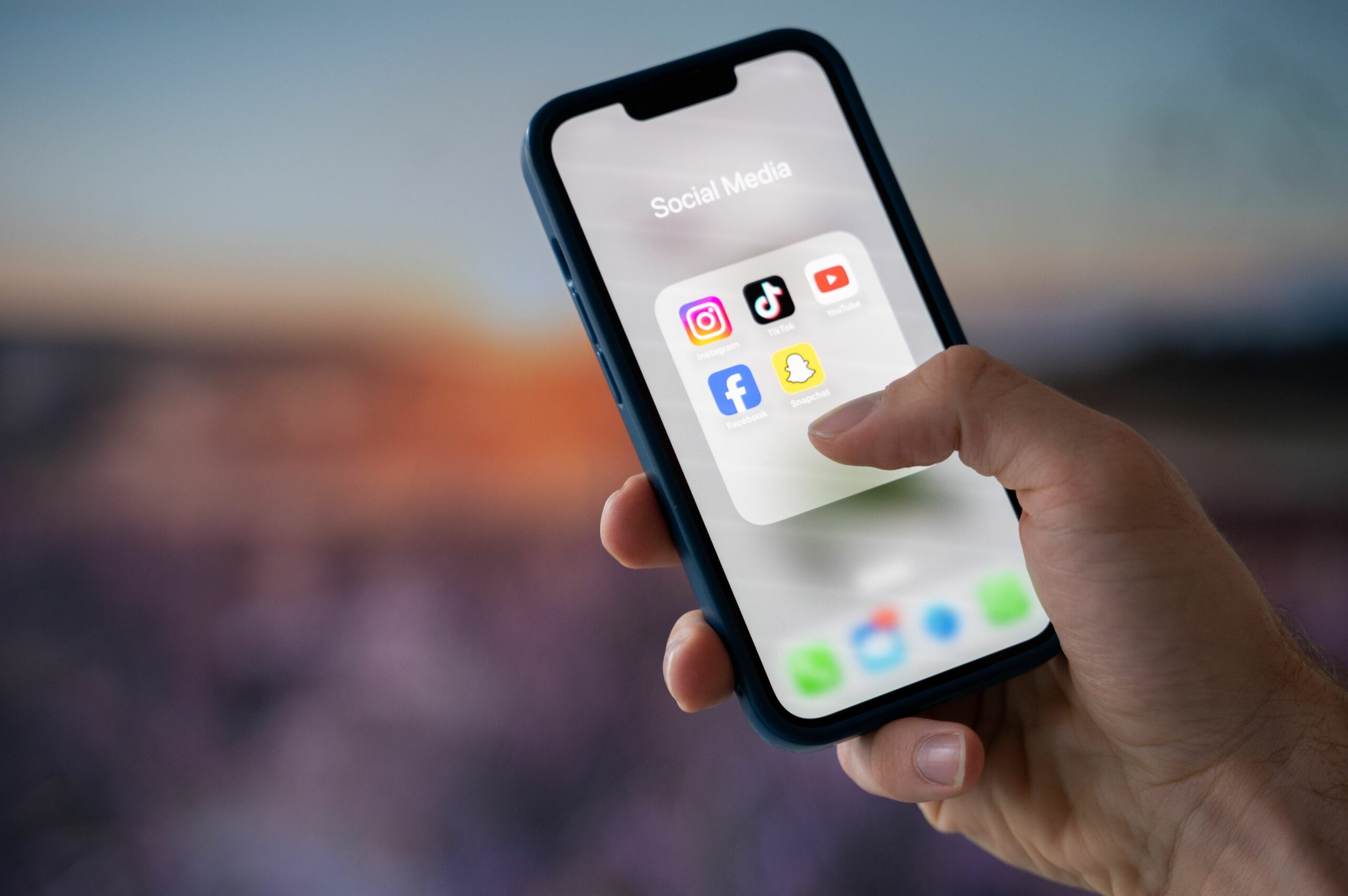 Indonezia intră în rândul țărilor care adoptă măsuri radicale pentru protejarea minorilor în fața riscurilor din mediul digital, anunțând interzicerea rețelelor sociale pentru copii sub 16 ani