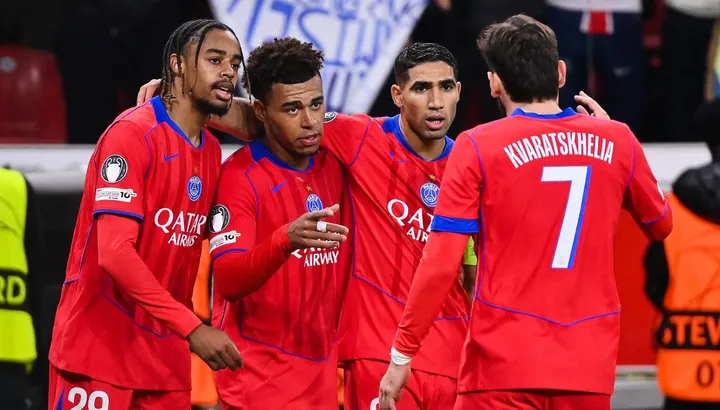 Chelsea și Paris Saint-Germain se înfruntă în Liga Campionilor: O luptă strânsă la Paris Chelsea și Paris Saint-Germain se întâlnesc miercuri seară în manșa tur a optimilor de finală ale Ligii Campionilor, într-un meci așteptat cu sufletul la gură de pasionați