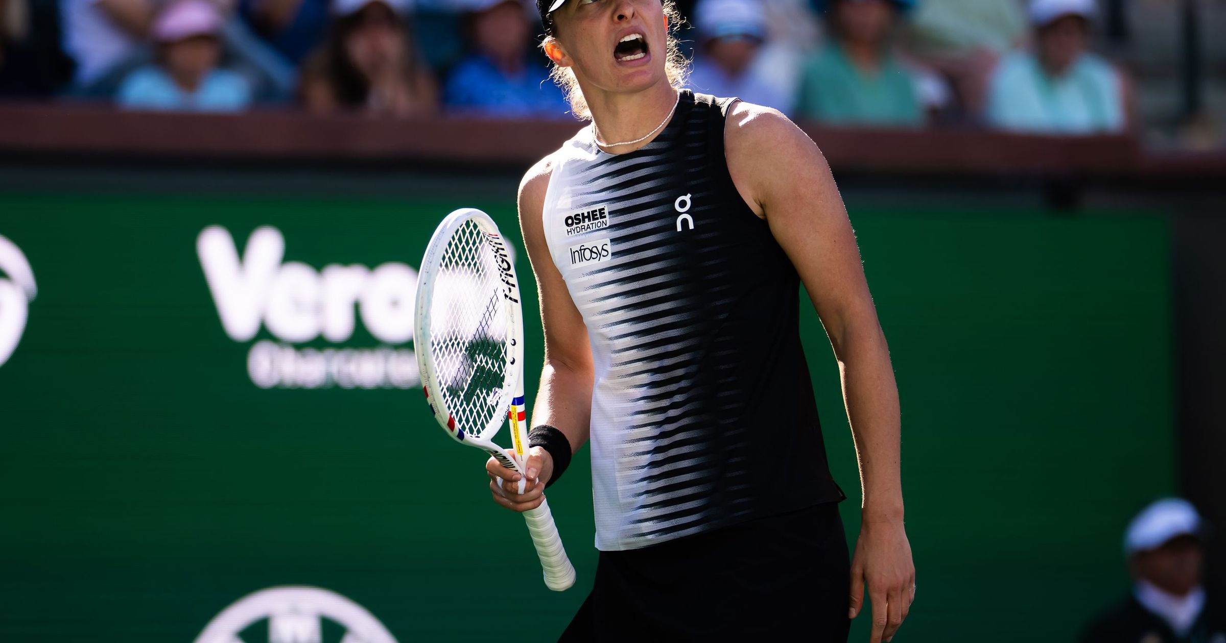Svitolina învinge pe Swiatek și revine în semifinalele Indian Wells după patru ani Elina Svitolina a urcat din nou pe scena semfinalelor de la Indian Wells, după o victorie spectaculoasă în fața fostei campioane Iga Swiatek, scor 6-2, 4-6, 6-4
