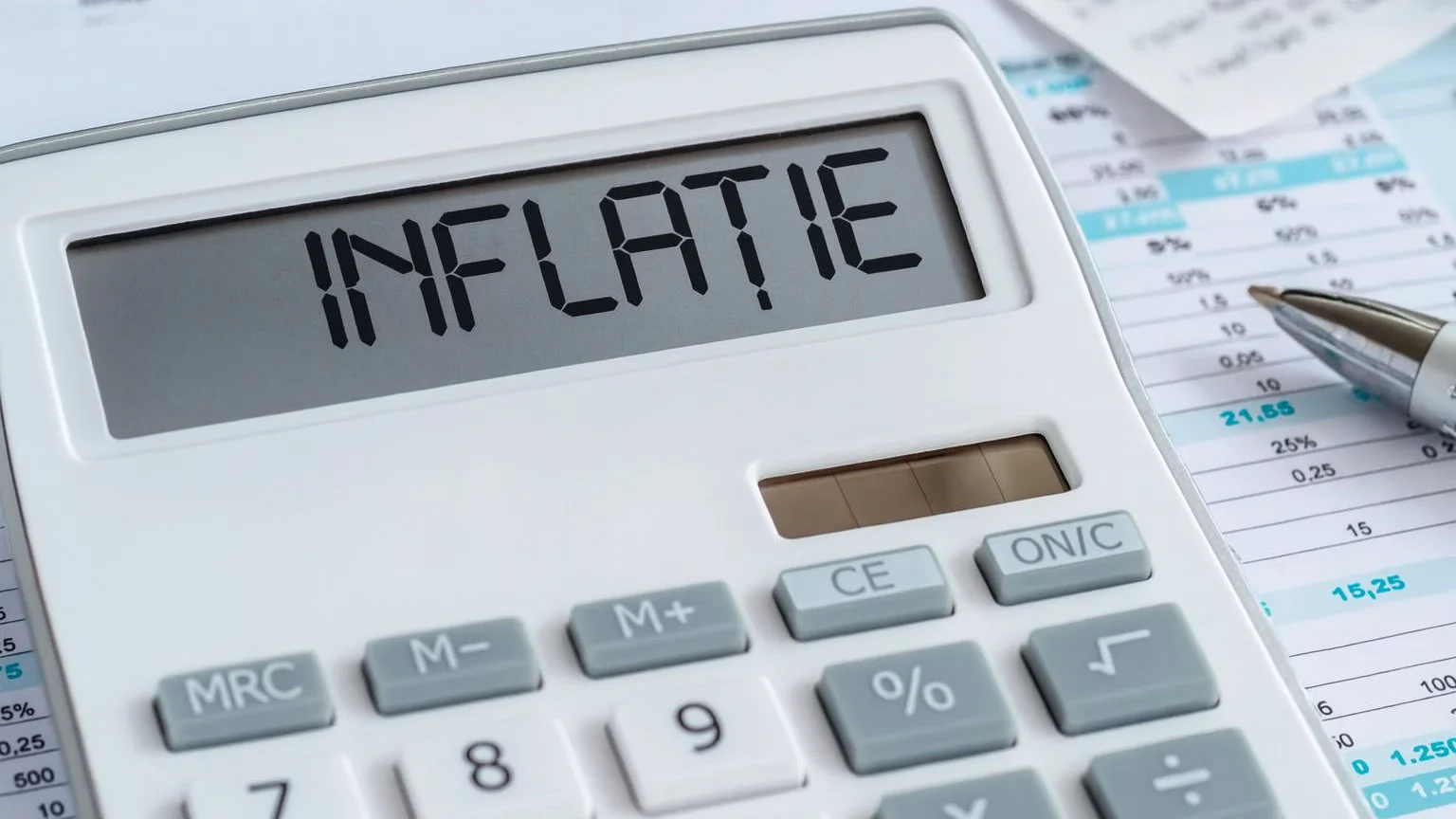 Prețul carburanților afectează inflația; Chisăliță cere intervenție imediată