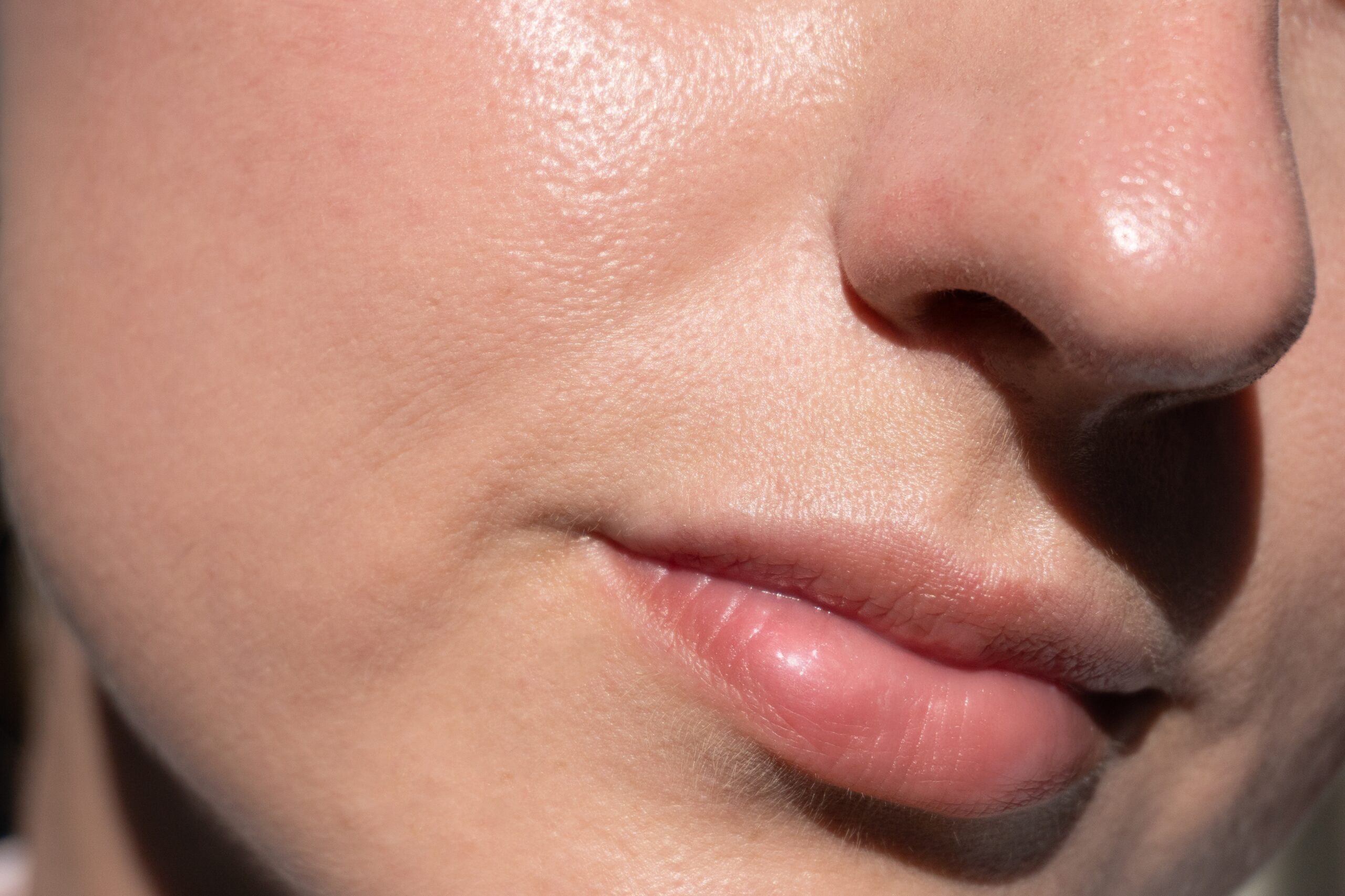 Un nou trend viral pe TikTok a stârnit curiozitatea și ironia multor utilizatori: ideea că o conservă de sardine poate fi secretul pentru un ten luminos și sănătos