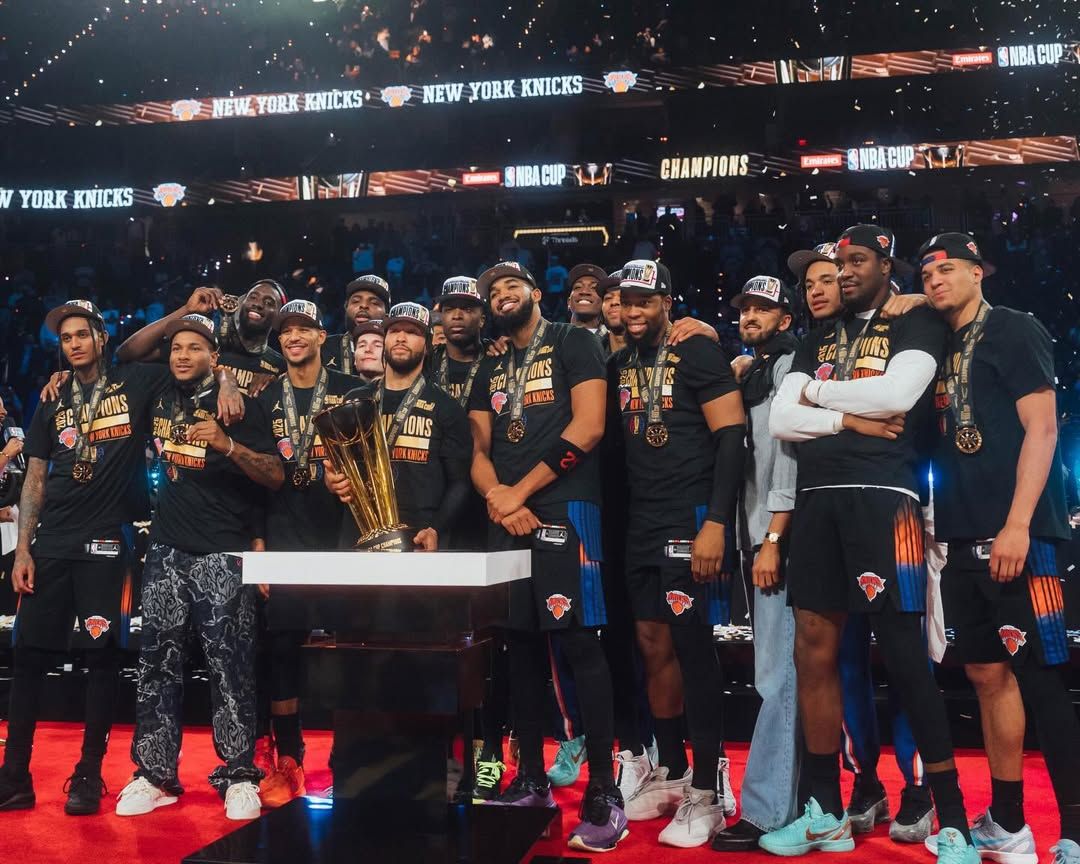 Knicks și Lakers se înfruntă într-un meci crucial la Crypto.com Arena, cu impact atât în clasament, cât și în pariuri sportive Duminică, 8 martie, la Crypto.com Arena din Los Angeles, fanii baschetului afro-american vor avea ocazia să urmărească un meci foarte important între New York Knicks și Los Angeles Lakers
