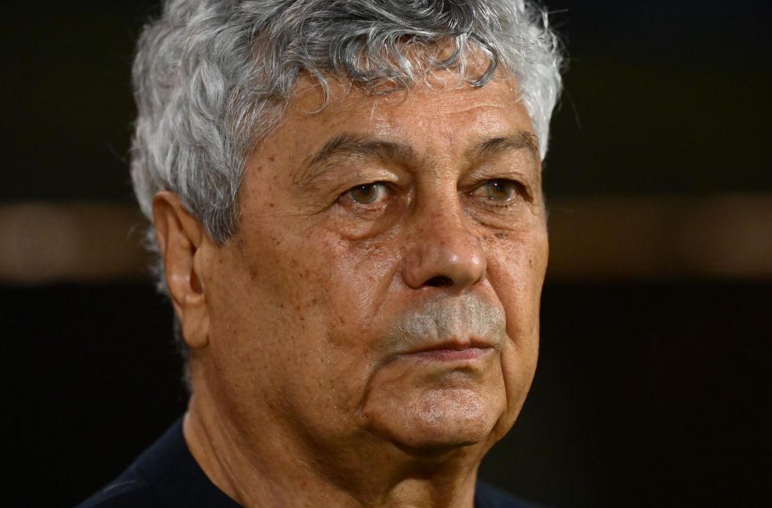 Mircea Lucescu, selecționerul echipei naționale de fotbal a României, a fost internat de urgență la Spitalul Universitar de Urgență din București duminică dimineață, după ce în timpul antrenamentului le-a fost rău