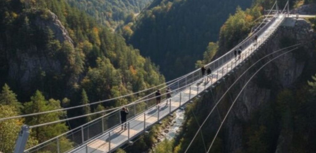 Comuna Parva din județul Bistrița-Năsăud va beneficia în curând de cel mai înalt pod suspendat pentru pietoni din Europa, o realizare without precedent, ce promite să devină o nouă atracție turistică și un simbol al zonei