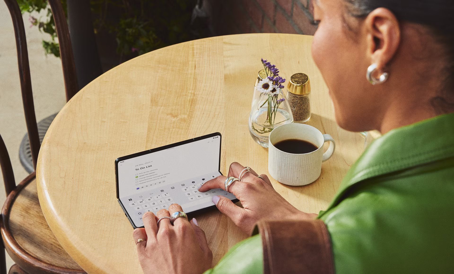 Lenovo explorează noi frontiere în domeniul telefoanelor inteligente, iar ultimele informații indică o tendință clară de a-și reevaluate portofoliul pentru a se adapta evoluției rapide a pieței