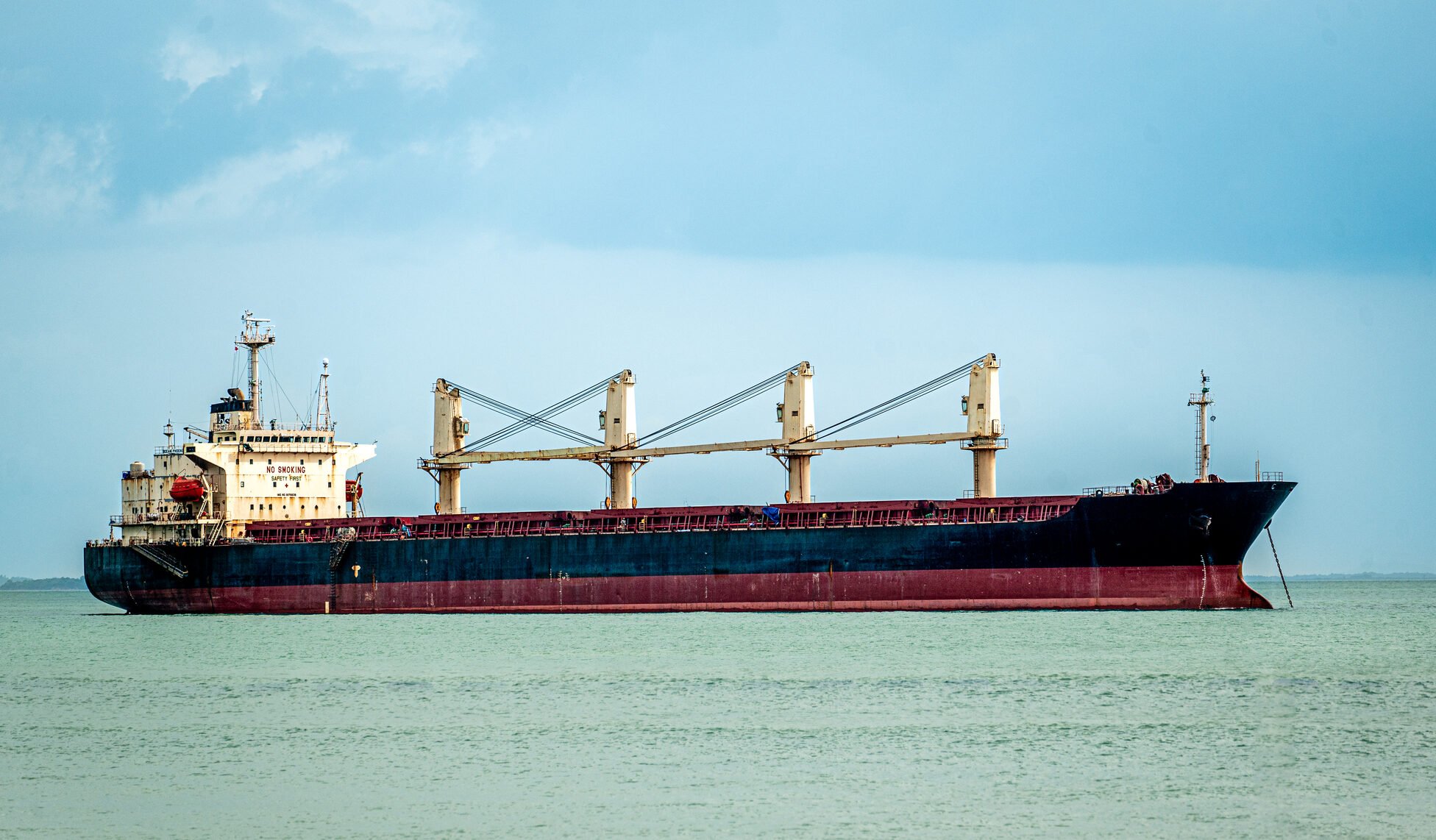 Marina militară americană va începe în curând operarea de escortare a navelor comerciale prin Strâmtoarea Ormuz, un pasaj maritim strategic critic pentru comerțul mondial cu resurse energetice