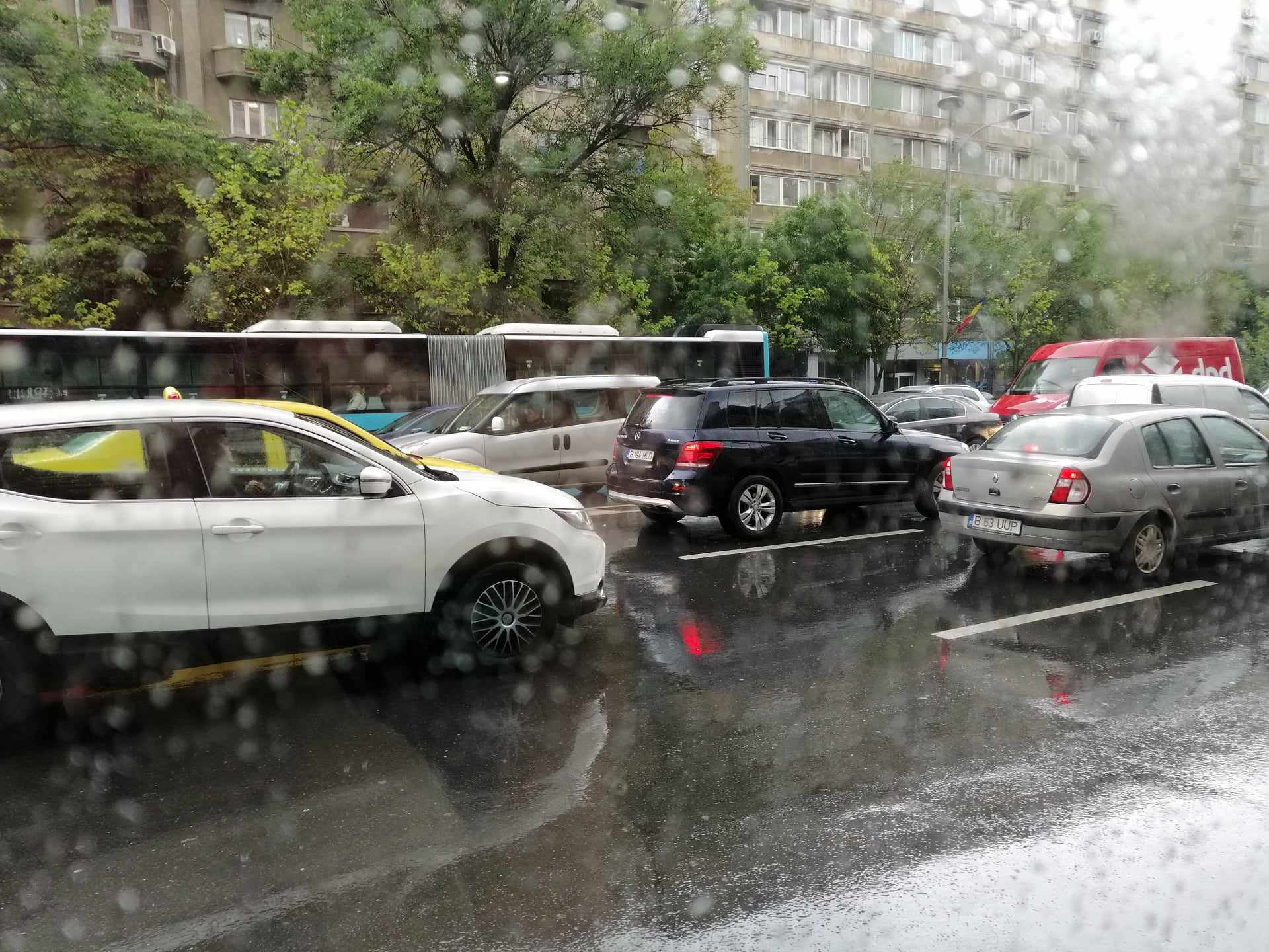 Vreme rece și instabilă în București, începe o săptămână cu ploi și temperaturi moderate Bucureștiul va resimți, încă de la începutul săptămânii, o atmosferă sumbră și schimbătoare, conform prognozei meteorologice emise de Administrația Națională de Meteorologie