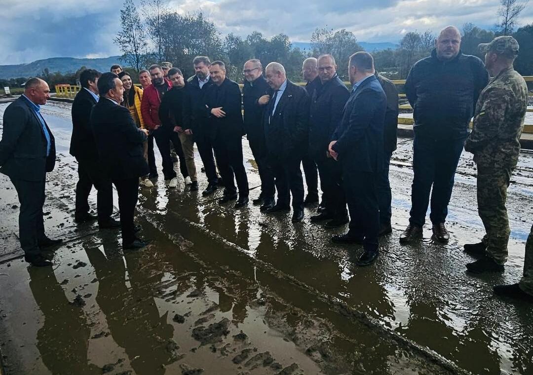 Noul pod peste Tisa, care leagă România și Ucraina și va facilita traficul comercial și turistic între cele două țări, urmează să fie inaugurat oficial pe data de 15 iunie