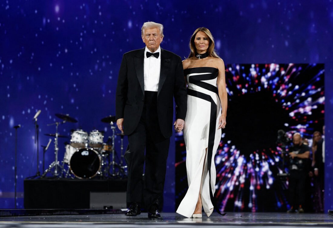Donald Trump laudă documentarul despre Melania, o „vedetă de cinema”