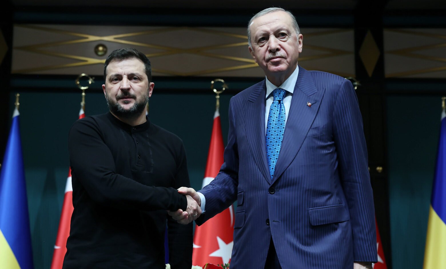 Erdogan face apel la deblocarea negociărilor de pace în Ucraina, în timp ce Războiul din Orientul Mijlociu continuă să atragă atenția Internațională Președintele Turciei, Recep Tayyip Erdogan, și-a exprimat clar poziția cu privire la situațiile de criză din regiune, afirmând că evenimentele din Orientul Mijlociu nu trebuie să devieze atenția de la eforturile de pace din Ucraina
