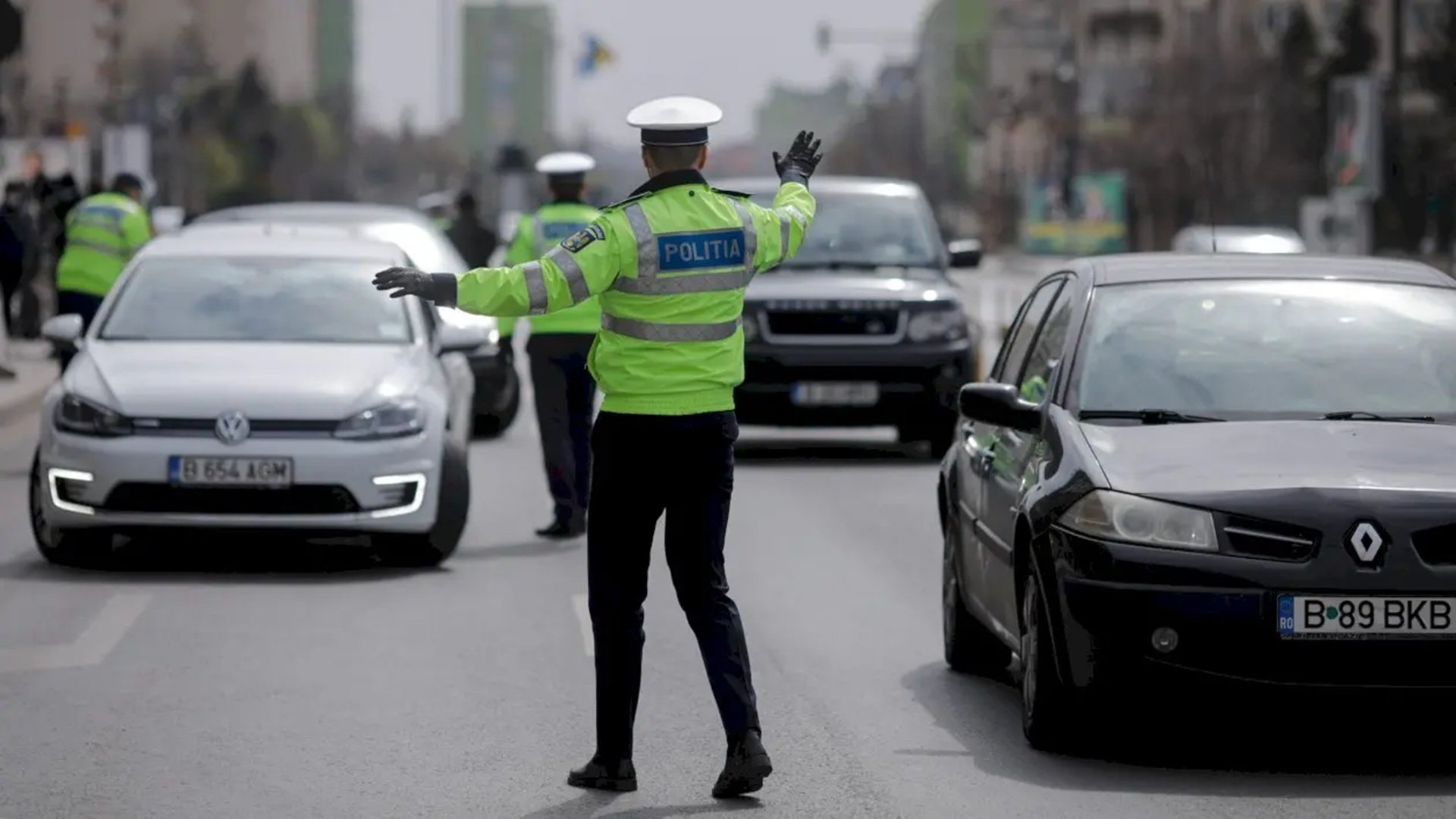 Întreruperile în trafic și devierile de trasee sunt, din nou, o realitate pentru bucureștenii din cauza unor probleme apărute pe Bulevardul Basarabia, una dintre arterele principale ale capitalei
