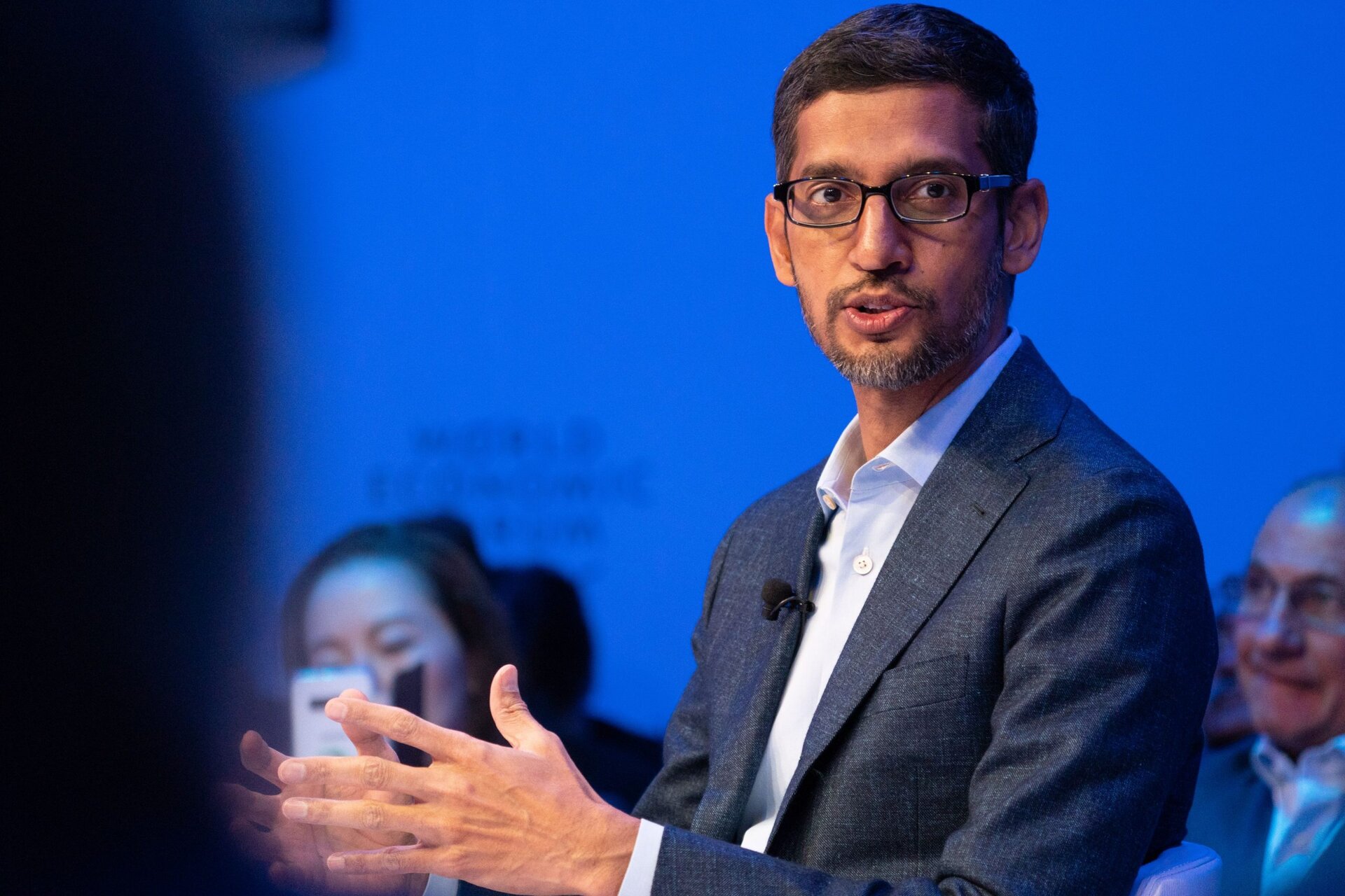 Sundar Pichai, CEO-ul Google și al companiei-mamă Alphabet, se află în centrul unui nou plan de recompensare care i-ar putea aduce până la 692 de milioane de dolari în următorii trei ani