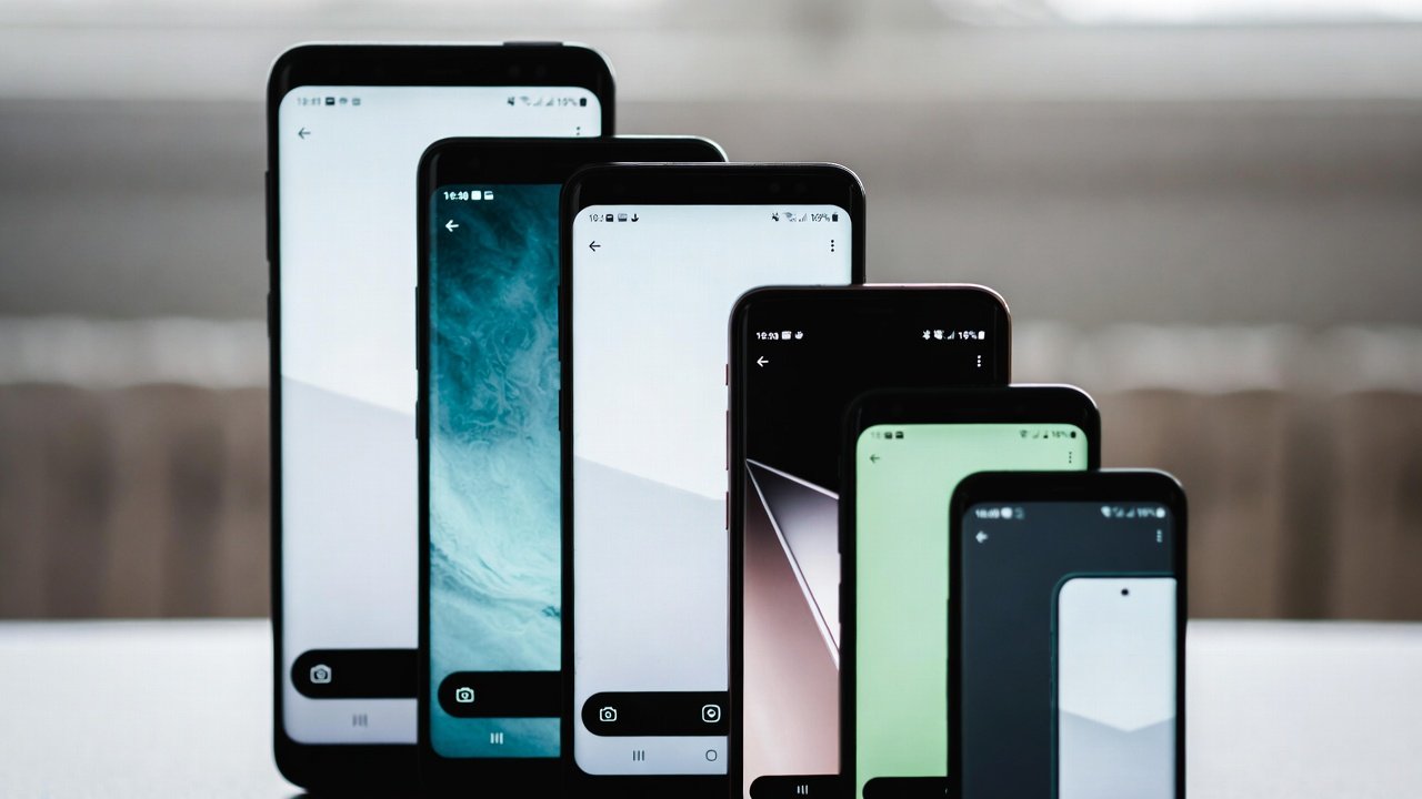 Producția mondială de smartphone-uri a atins în 2025 aproximativ 1,254 miliarde de unități, marcând o creștere modestă de 2,5% față de anul anterior