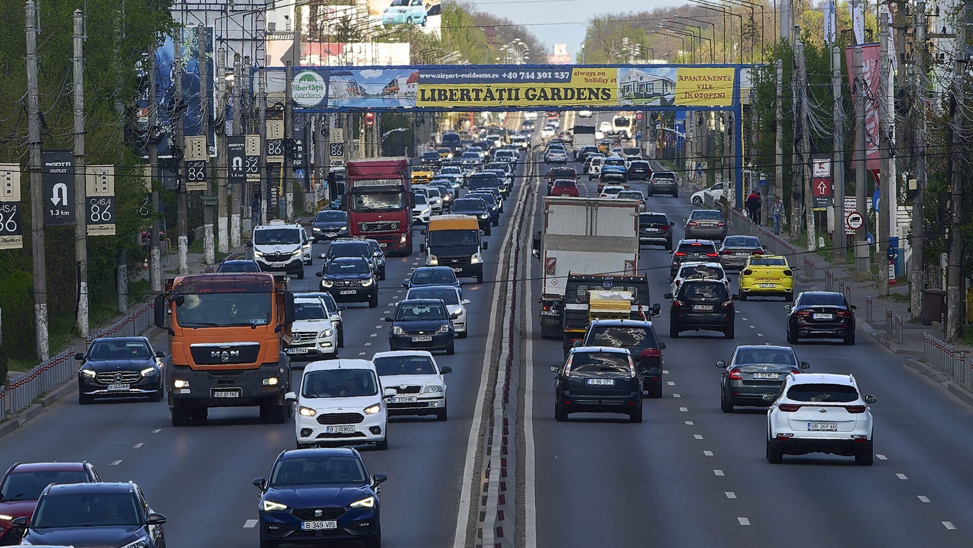 România se pregătește pentru o schimbare semnificativă în prețurile carburanților, întrucât, începând de luni, 2 martie 2026, șoferii vor resimți o ușoară creștere la pompele de alimentare
