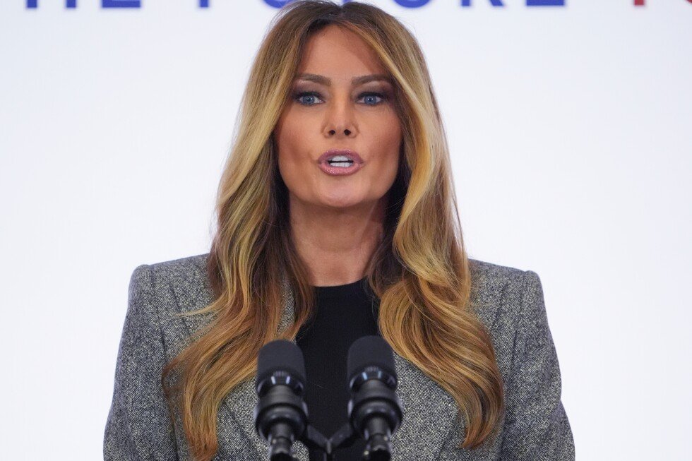 Melania Trump a făcut un apel la cooperare internațională pentru accesul egal la educație și tehnologie, în cadrul unui summit desfășurat la Washington, dedicat soluțiilor pentru viitorul copiilor din întreaga lume