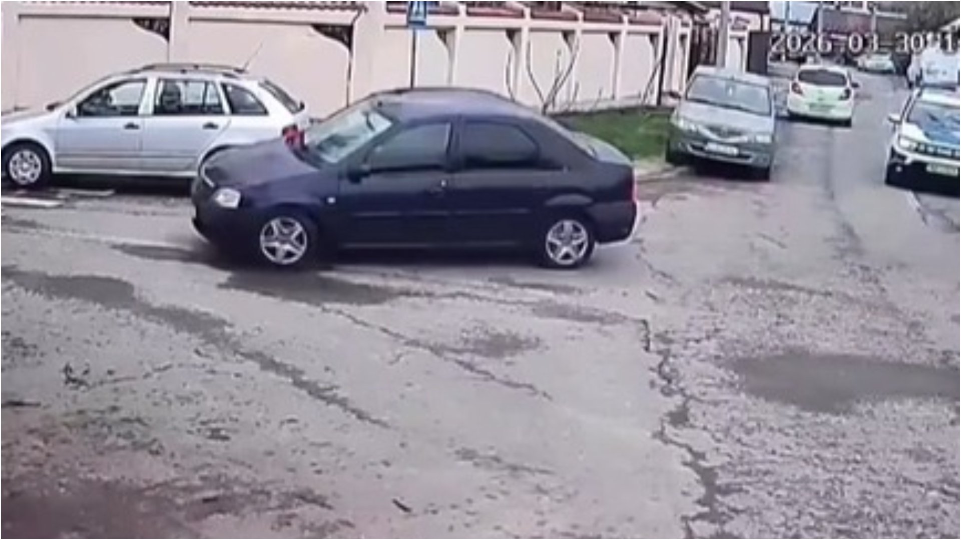 Urmărire ca-n filme pe străzile din Buftea: un șofer pericol public urmărit de Poliție și reținut pentru conducere fără permis O urmărire spectaculoasă, asemănătoare scenelor din filmele de acțiune, a avut loc recent pe străzile din Buftea, județul Ilfov, impresionând prin intensitatea operatiunii și pericolul la adresa siguranței rutiere