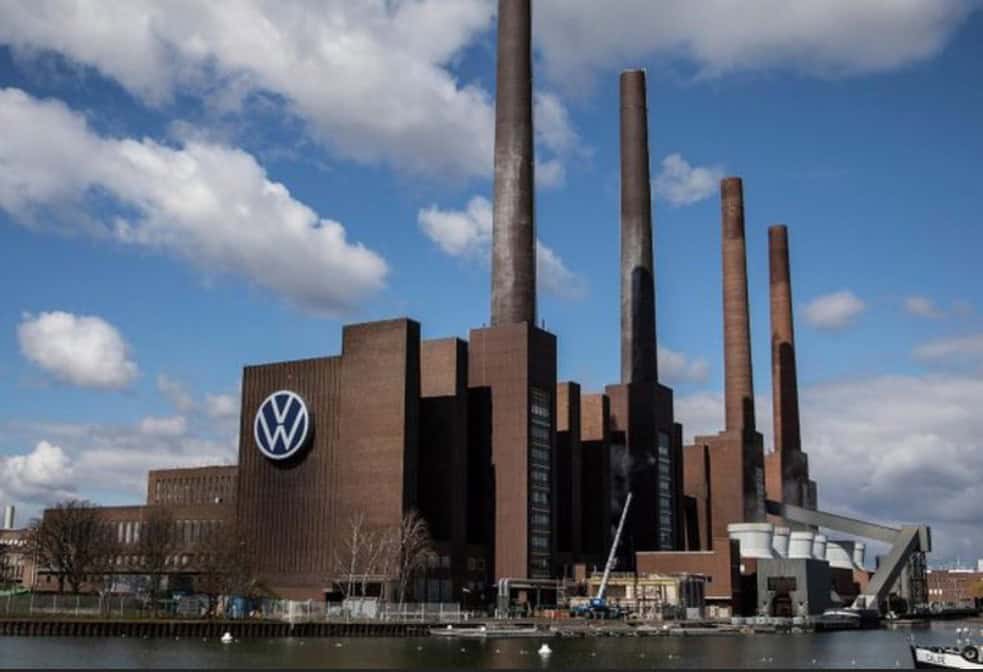 Industria auto germană se află într-un proces accelerat de criză, iar unul dintre cei mai mari producători, Volkswagen, anunță restructurări majore care vor avea impact asupra a zeci de mii de locuri de muncă