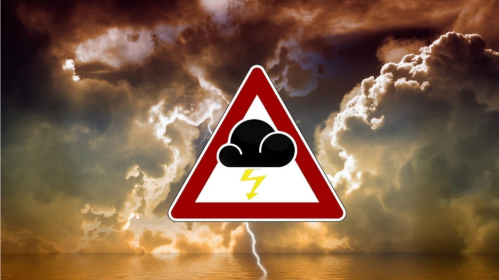 ANM avertizează: Fenomen meteorologic periculos – ploaie colorată în roșu peste România