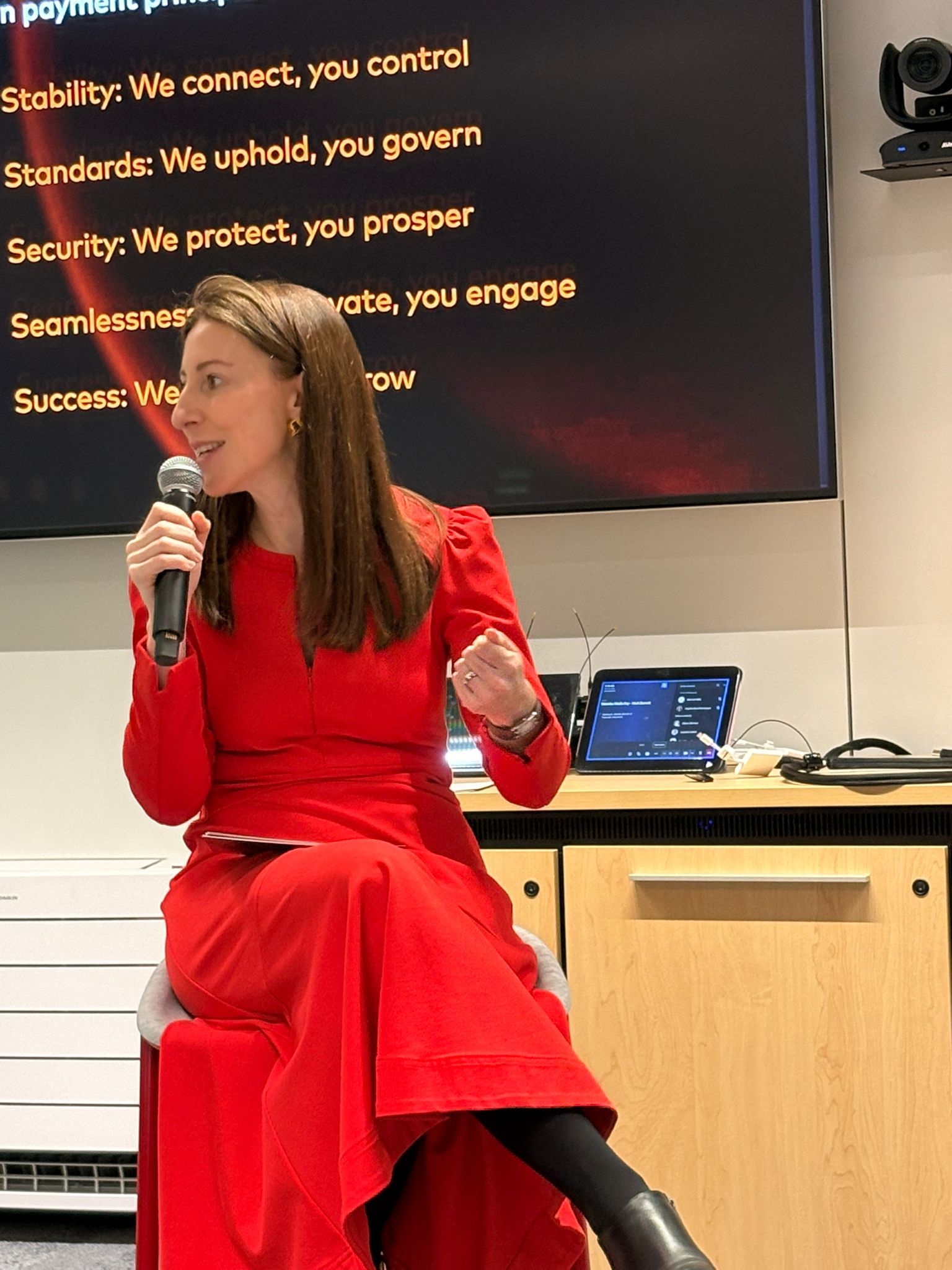 Mastercard investește în inovație pentru a-și menține poziția de lider pe piața europeană Într-o Europă în continuă schimbare, concurența în sectorul plăților digitale devine din ce în ce mai acerbă, dar una dintre cele mai influente entități din domeniu, Mastercard, își reafirmă angajamentul de a rămâne în avangardă