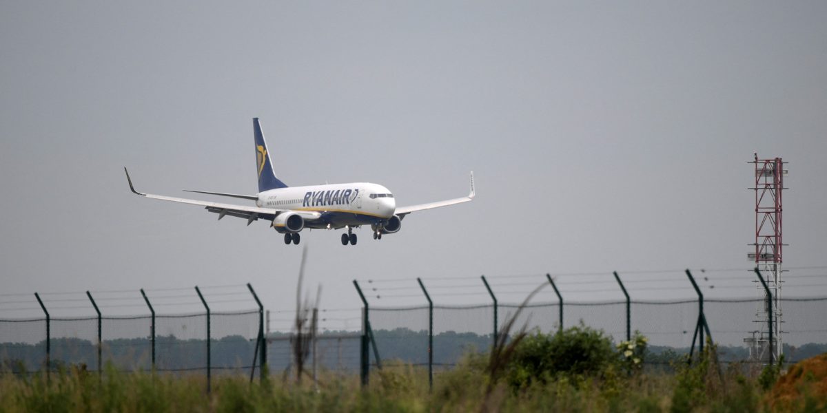 Europa, cu pretenții la low-cost: Bagajul de mână, gratuit obligatoriu?