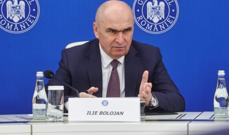 Premierul ILIE BOLOJAN a explicat, sâmbătă, printr-o postare pe Facebook, măsurile luate de Guvern pentru a înmuia impactul crizei combustibililor, subliniind că aceste inițiative sunt limitate de deficitele bugetare masive din anii anteriori