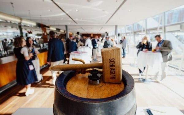 Linz, Austria, este în centrul atenției iubitorilor de tenis, odată cu desfășurarea turneului Upper Austria Ladies Linz, care a adus un număr impresionant de sportive austriece în competiție