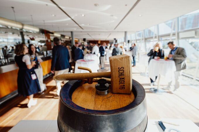 Linz, Austria, este în centrul atenției iubitorilor de tenis, odată cu desfășurarea turneului Upper Austria Ladies Linz, care a adus un număr impresionant de sportive austriece în competiție