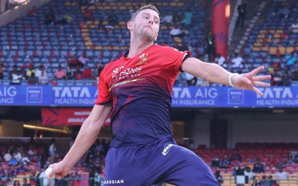 Hazlewood revine, iar Royals trimit RCB la bătut într-un meci afectat de ploaie
